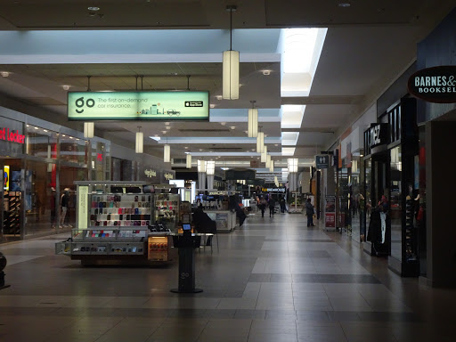 Clothing Store «Zumiez», reviews and photos, 6 E Towne Mall B504, Madison, WI 53704, USA