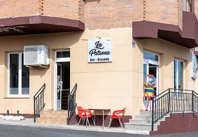 Cafe Bar La Patrona - C. Pedro de Alvarado, 10600 Plasencia, Cáceres, Spain