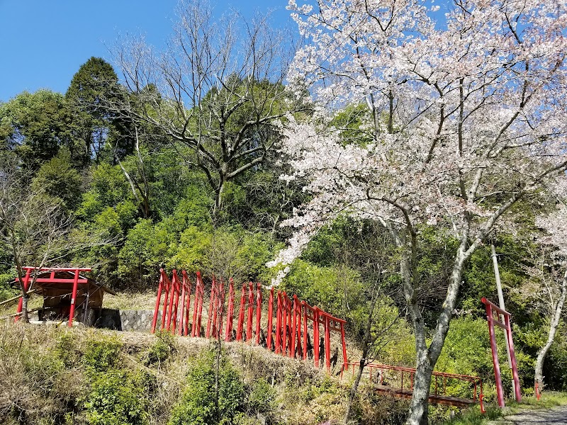 東山稲荷神社