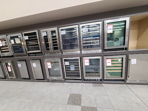 Appliance Store «Famous Tate Appliance & Bedding Centers», reviews and photos, 1015 E Brandon Blvd, Brandon, FL 33511, USA