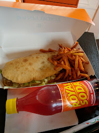 Sandwich au poulet du Restaurant créole BANM BOKIT à Paris - n°7
