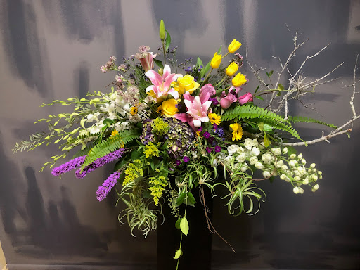 Florist «Sanford Flower Shop», reviews and photos, 209 E Commercial St, Sanford, FL 32771, USA