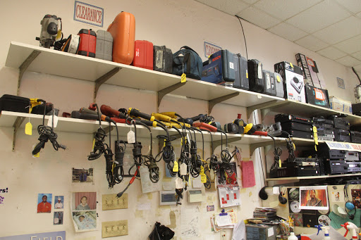 Pawn Shop «Chicago Pawners & Jewelers», reviews and photos, 2405 W Madison St, Chicago, IL 60612, USA