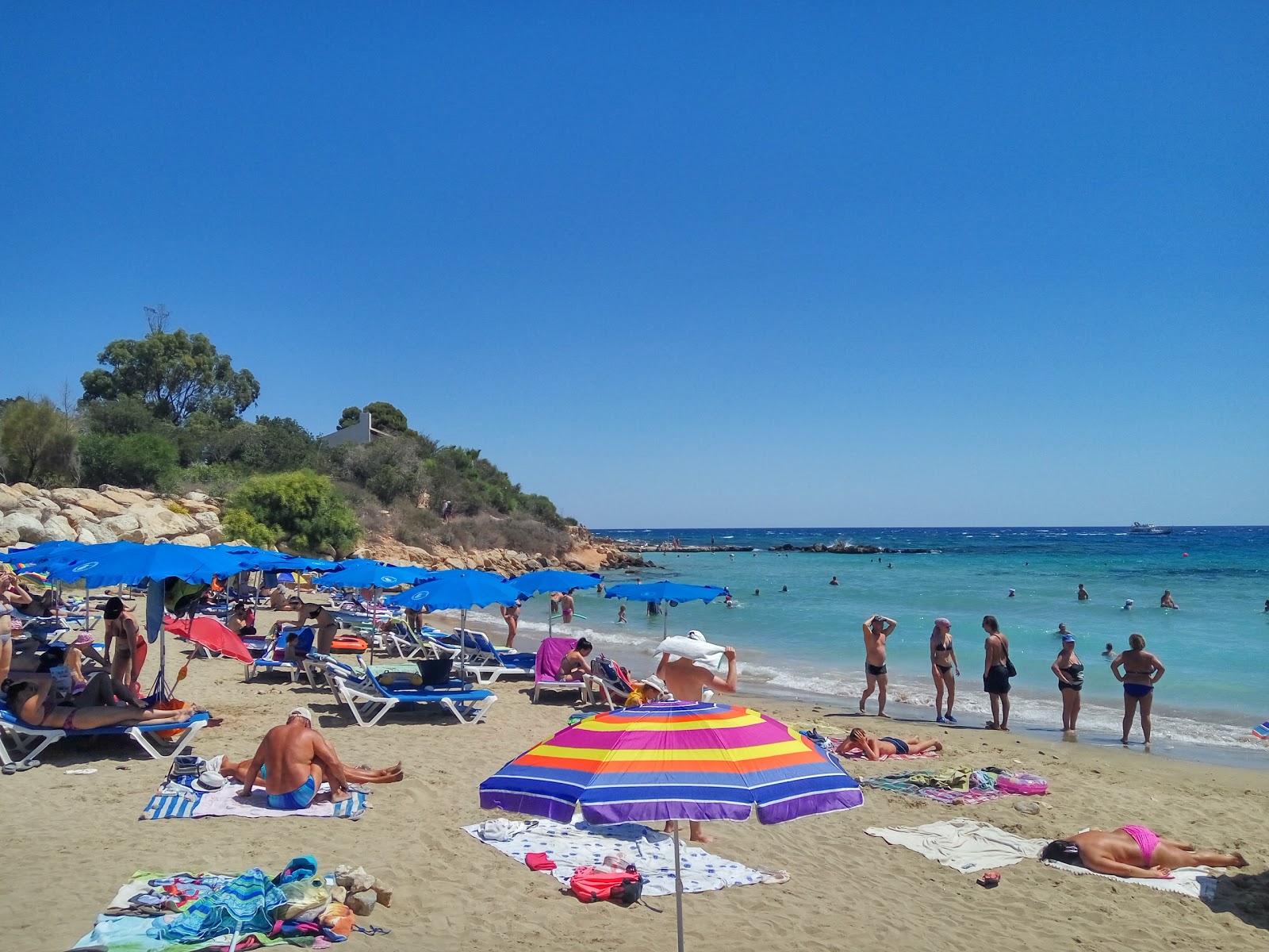 Nisia Loumbardi beach photo #8