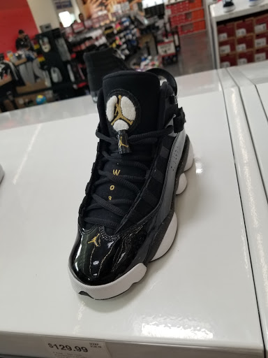 Shoe Store «WSS», reviews and photos, 104 W Foothill Blvd, Rialto, CA 92376, USA