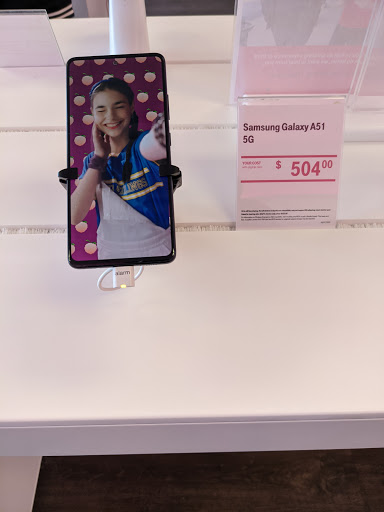 Cell Phone Store «T-Mobile», reviews and photos, 2431 US-1, North Brunswick Township, NJ 08902, USA