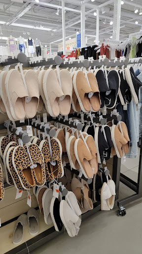 Clothing Store «Old Navy», reviews and photos, 7101 Democracy Blvd, Bethesda, MD 20817, USA