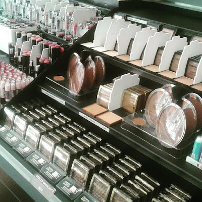 Glossy Make up à Dole