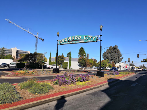 Grocery Store «Grocery Outlet Bargain Market», reviews and photos, 1833 Broadway, Redwood City, CA 94063, USA