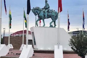 Plaza Simon Bolivar image