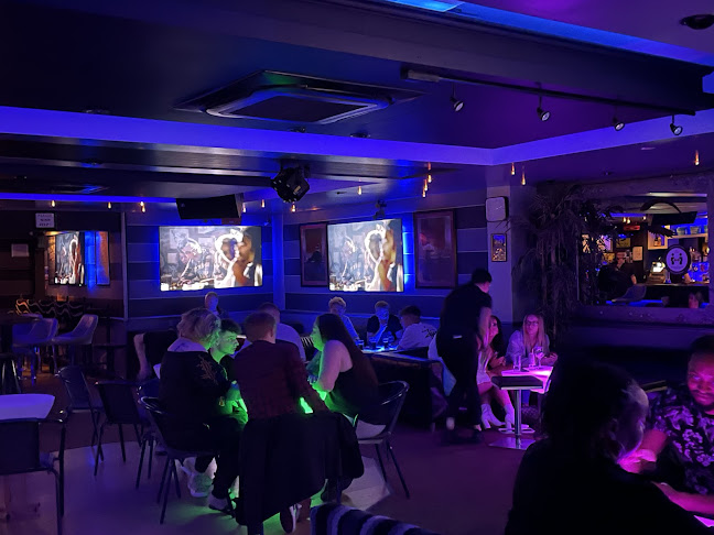 Reviews of Roberts Club in Colchester - Night club