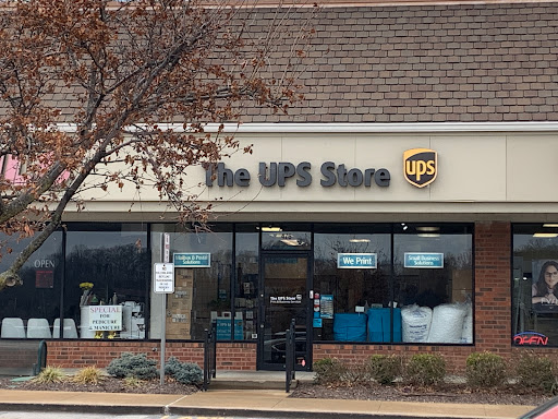 Shipping and Mailing Service «The UPS Store», reviews and photos, 476 Old Smizer Mill Rd, Fenton, MO 63026, USA