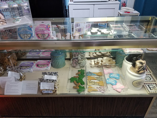 Pet Supply Store «Dog-Mania & Cats», reviews and photos, 37846 Meridian Ave, Dade City, FL 33525, USA