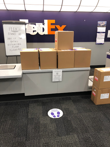 Shipping and Mailing Service «FedEx Ship Center», reviews and photos, 5313 Majestic Pkwy, Bedford Heights, OH 44146, USA