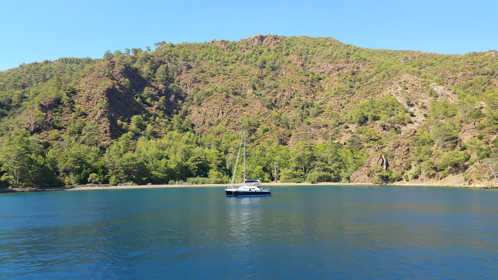 Fotografija Inlice beach II z sivi kamenček površino