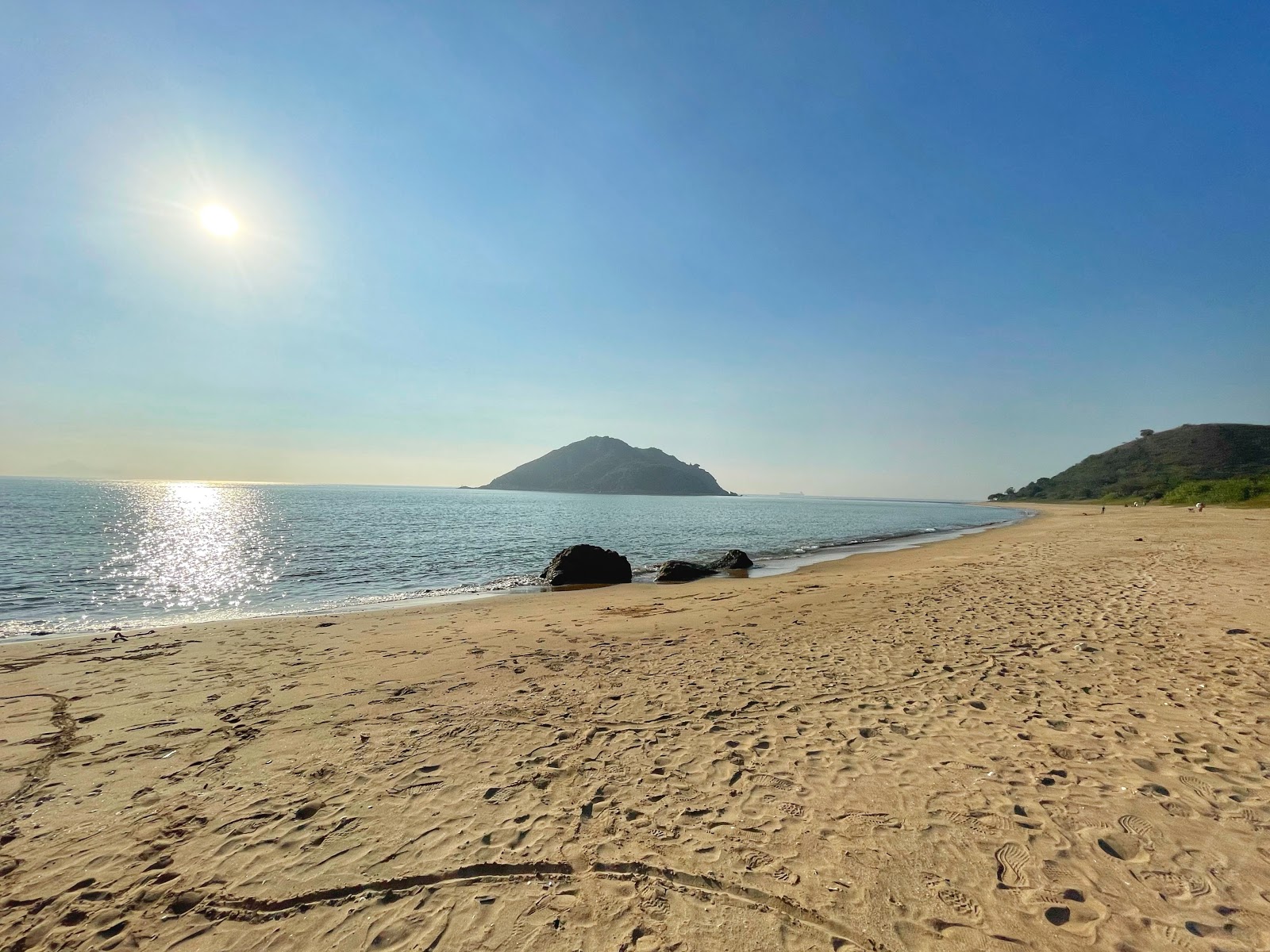 Tsin Yue Wan的照片 带有宽敞的海岸