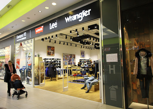 Stores to buy jeans Caracas