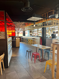 Atmosphère du Restaurant de cuisine fusion asiatique Shiso Burger - Saint Denis - n°4