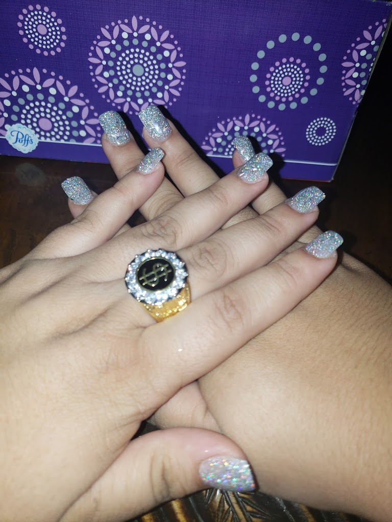V Nails 77015