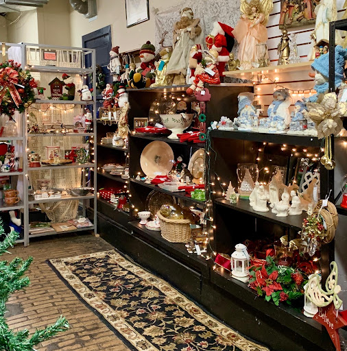 Thrift Store «Fort Myer Thrift Shop», reviews and photos, 224 Forrest Cir, Fort Myer, VA 22211, USA