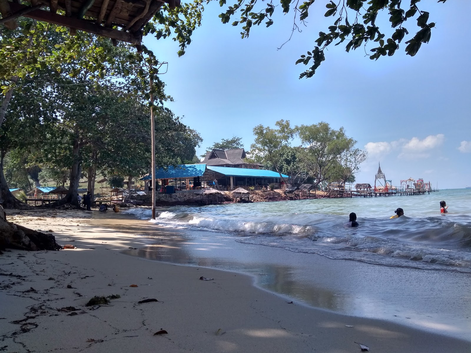 Foto af Pantai Dangas Patam Lestari faciliteter område