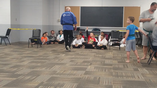 Auditorium «Overland Community Center», reviews and photos, 9119 Lackland Rd, Overland, MO 63114, USA