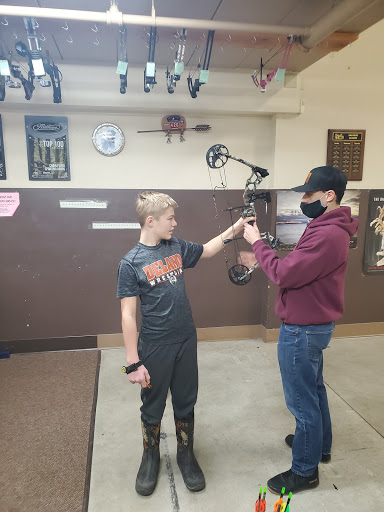 Sporting Goods Store «Cabin Fever Sporting Goods», reviews and photos, 1550 Arboretum Blvd, Victoria, MN 55386, USA