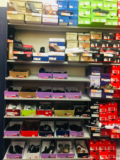 Shoe Store «Rack Room Shoes», reviews and photos, 3017 Market Center Drive, Morrisville, NC 27560, USA
