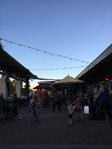 Shopping Mall «Marsh Manor Shopping Center», reviews and photos, 3700 Florence St, Redwood City, CA 94063, USA