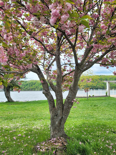 Park «Quiet Cove Riverfront Park», reviews and photos, 1 Clear Water Dr, Poughkeepsie, NY 12601, USA