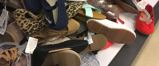 Clothing Store «Old Navy», reviews and photos, 1459 New Britain Ave, West Hartford, CT 06110, USA