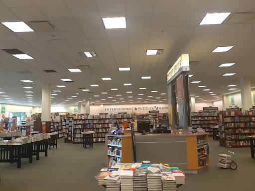 Book Store «Barnes & Noble», reviews and photos, 1738 Hill Rd N, Pickerington, OH 43147, USA