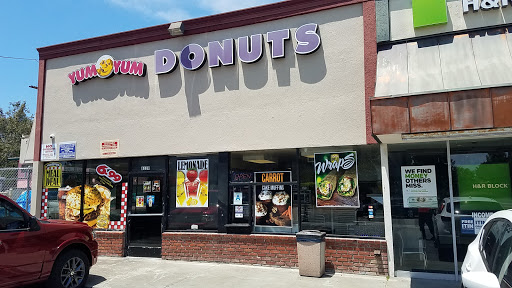 Donut Shop «Yum Yum Donuts», reviews and photos, 8139 W Manchester Ave, Playa Del Rey, CA 90293, USA