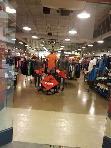 Clothing Store «Under Armour Factory House», reviews and photos, 471 Opry Mills Dr #471, Nashville, TN 37214, USA