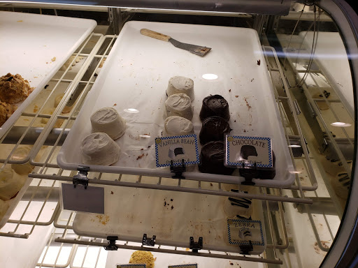 Shopping Mall «Lincoln Court Shopping Center», reviews and photos, 215 Lancaster Ave, Frazer, PA 19355, USA