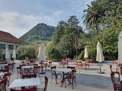 EL JARDíN DEL BALNEARIO DE PUENTE VIESGO