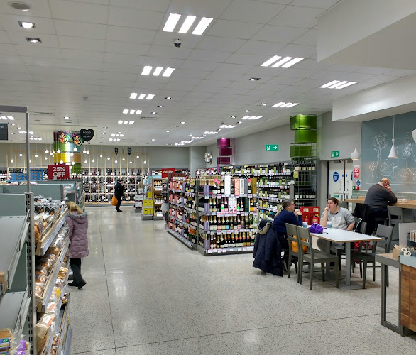 Reviews of Locks Heath Shopping Village in Southampton - Shopping mall