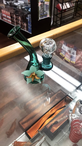 Tobacco Shop «AM SMOKE SHOP», reviews and photos, 1401 State St, Orem, UT 84057, USA