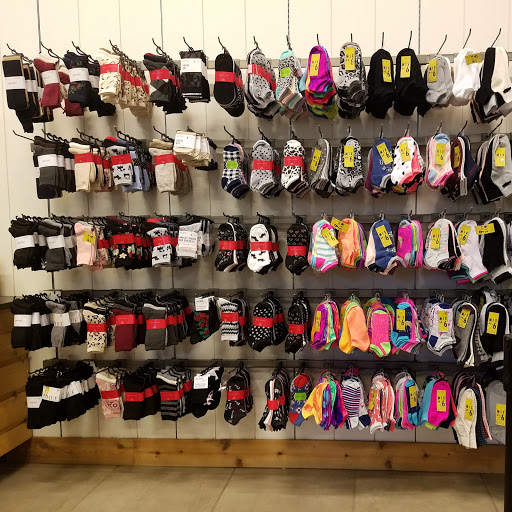 Shoe Store «DSW Designer Shoe Warehouse», reviews and photos, 136 Vintage Way, Novato, CA 94945, USA