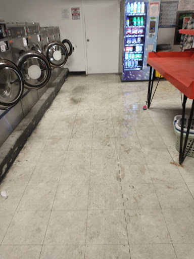 Laundromat «A Laundromat of Merritt Island ( 24 HR COIN LAUNDRY )», reviews and photos, 490 N Courtenay Pkwy, Merritt Island, FL 32953, USA