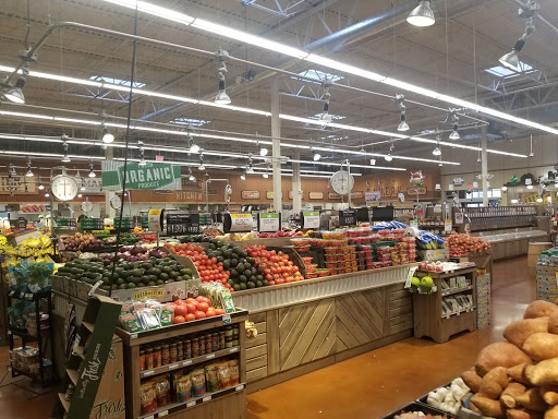 Grocery Store «Fresh Thyme Farmers Market- Downers Grove», reviews and photos, 325 Ogden Ave, Downers Grove, IL 60515, USA
