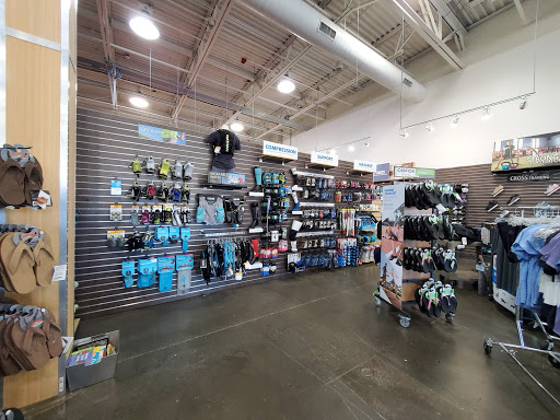 Sporting Goods Store «Road Runner Sports», reviews and photos, 7063 SW Nyberg St, Tualatin, OR 97062, USA