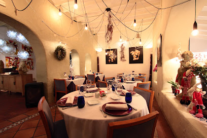Restaurant Oustau de Altea - Carrer Major, 5, 03590 Altea, Alicante, Spain