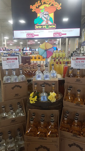 Liquor Store «Lukas Liquor Superstore», reviews and photos, 13657 Washington St, Kansas City, MO 64145, USA