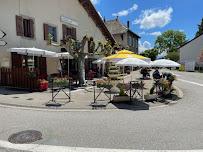 Photos du propriétaire du Restaurant Le Café des Platanes à Cranves-Sales - n°13