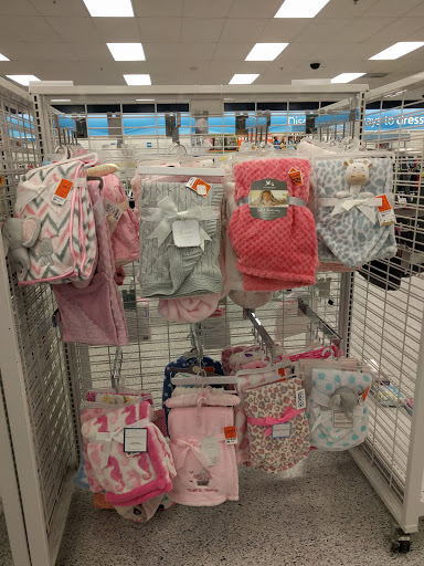 Clothing Store «Ross Dress for Less», reviews and photos, 201 University Oaks Blvd, Round Rock, TX 78664, USA