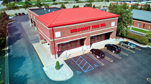Tire Shop «Discount Tire Store - Auburn Hills, MI», reviews and photos, 200 Brown Rd, Auburn Hills, MI 48326, USA