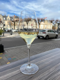 Vin blanc du Restaurant Les coudes sur la table à Reims - n°1