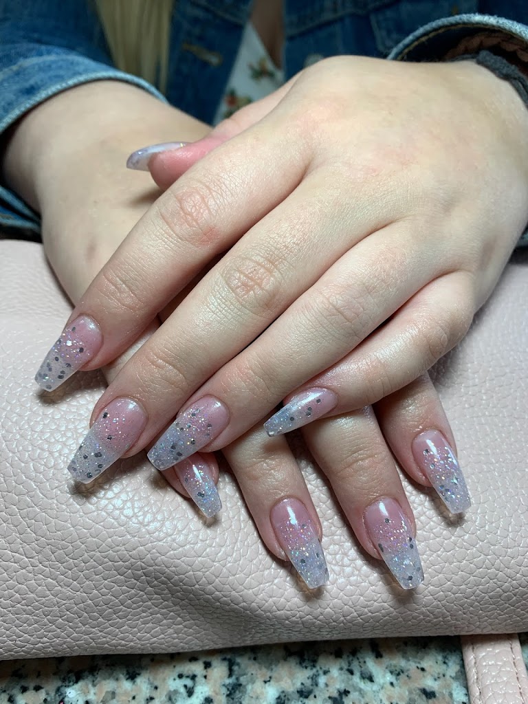 Luxe Nails 35068