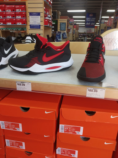 Shoe Store «WSS», reviews and photos, 1700 S Garey Ave, Pomona, CA 91766, USA